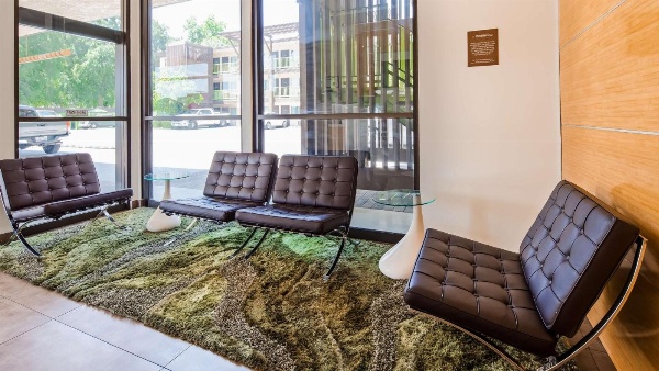 Best Western Plus Glendale image 1