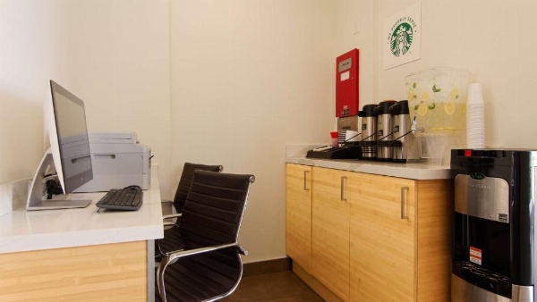 Best Western Plus Glendale image 10