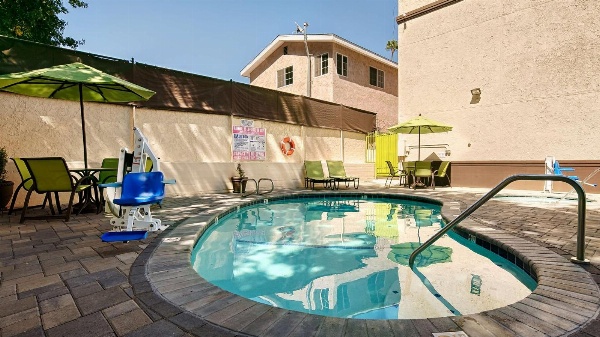 Best Western Plus Glendale image 6