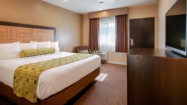Best Western Plus Glendale image 7